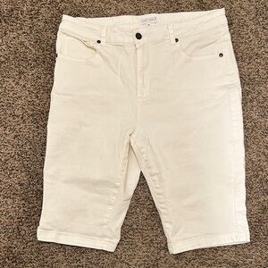 Cream Women’s Bermuda shorts